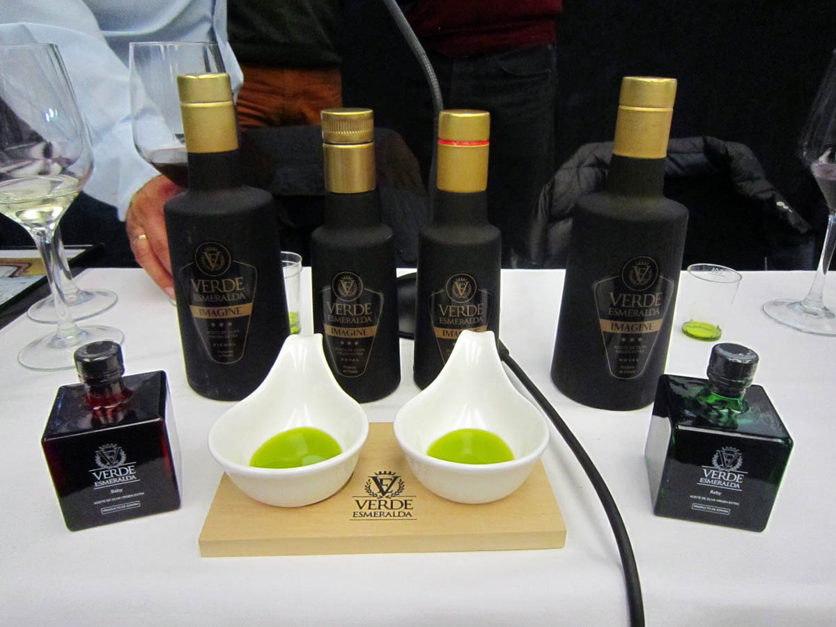 Cata de vinos de Viña Luparia y aceites Verde Esmeralda
